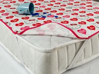 Наматрасники от Hello Kitty