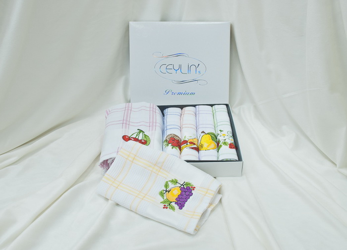 CEYLIN's - 8210-01